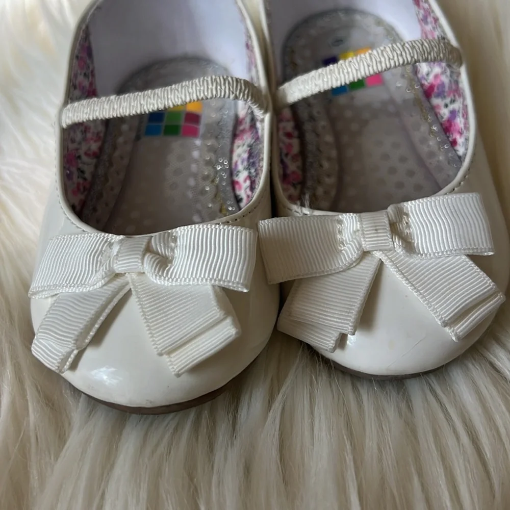 3 for $12🐣 Healthtex Toddler White Patton Leather Slip on Maryjane Flats size: 6